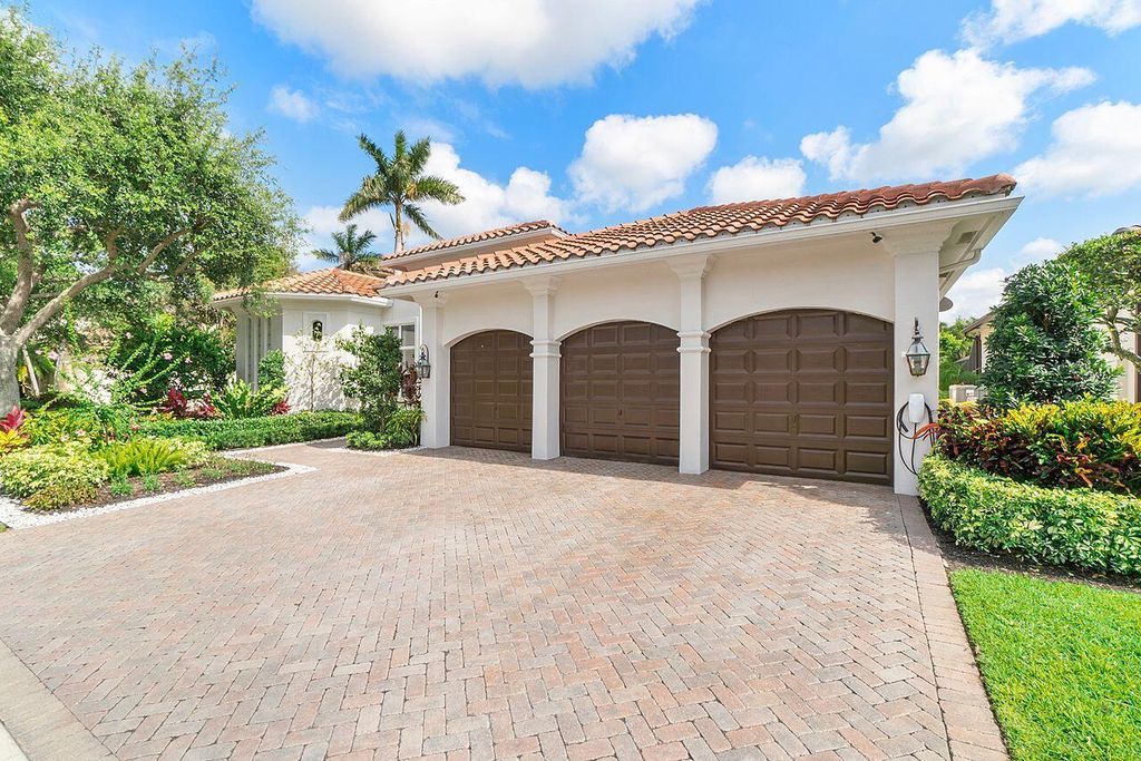Photo of 6109 Via Venetia S, Delray Beach, FL 33484 (MLS # R10889867)