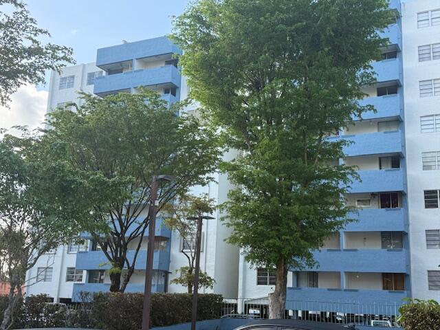 5050 CONDO - Residential