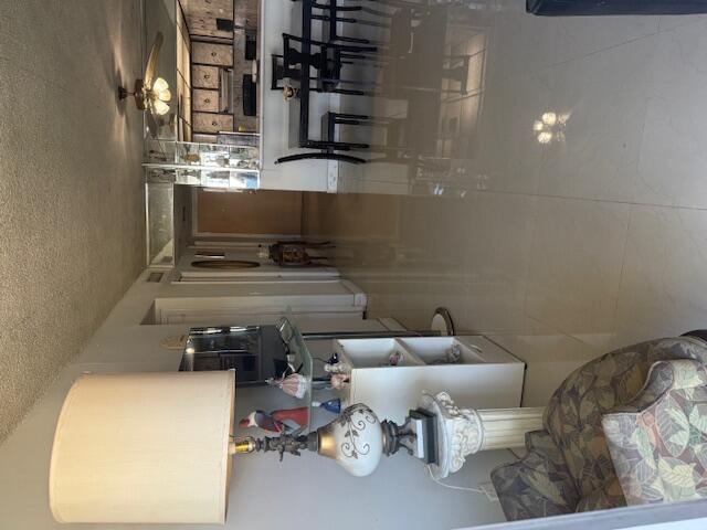 5050 CONDO - Residential