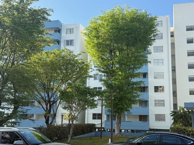 5050 CONDO - Residential