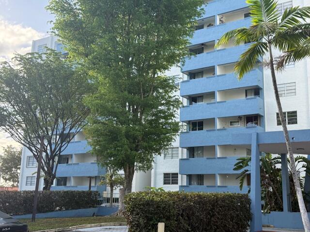 5050 CONDO - Residential