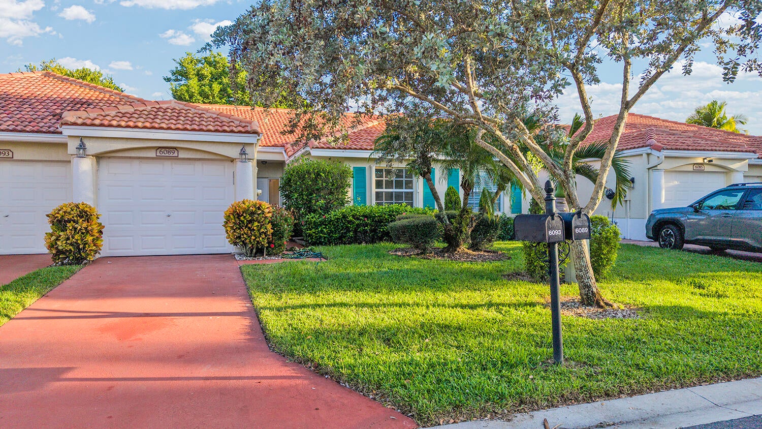 6089 Heliconia Road
