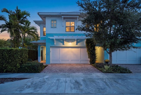 Photo of 409 SE HIGH SCHOOL Avenue, Stuart, FL 34994 (MLS # B26090726)