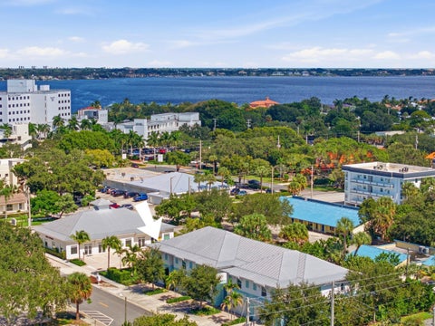 Tiny photo for 409 SE HIGH SCHOOL Avenue, Stuart, FL 34994 (MLS # B26090726)