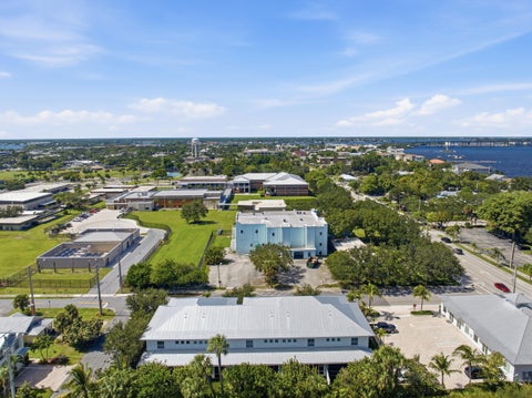Tiny photo for 409 SE HIGH SCHOOL Avenue, Stuart, FL 34994 (MLS # B26090726)