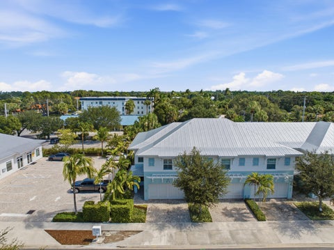 Tiny photo for 409 SE HIGH SCHOOL Avenue, Stuart, FL 34994 (MLS # B26090726)