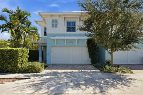Tiny photo for 409 SE HIGH SCHOOL Avenue, Stuart, FL 34994 (MLS # B26090726)