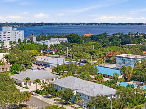 Tiny photo for 409 SE HIGH SCHOOL Avenue, Stuart, FL 34994 (MLS # B26090726)