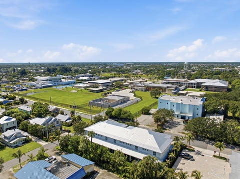 Tiny photo for 409 SE HIGH SCHOOL Avenue, Stuart, FL 34994 (MLS # B26090726)