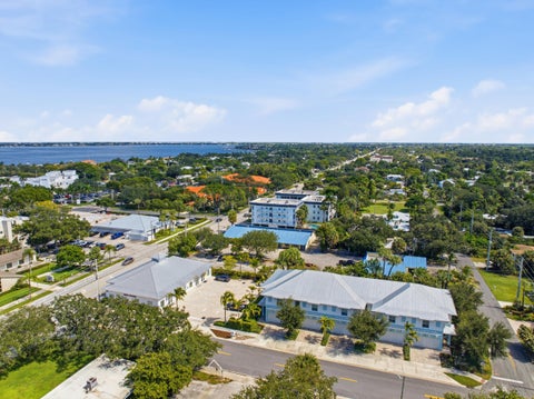 Tiny photo for 409 SE HIGH SCHOOL Avenue, Stuart, FL 34994 (MLS # B26090726)