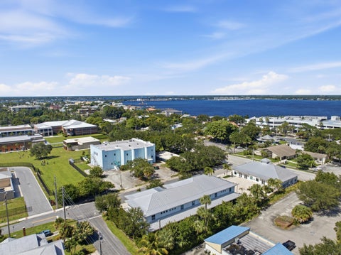 Tiny photo for 409 SE HIGH SCHOOL Avenue, Stuart, FL 34994 (MLS # B26090726)