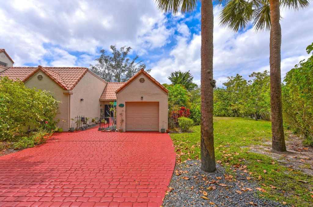 Photo of 6674 Las Flores Drive, Boca Raton, FL 33433 (MLS # R11084535)