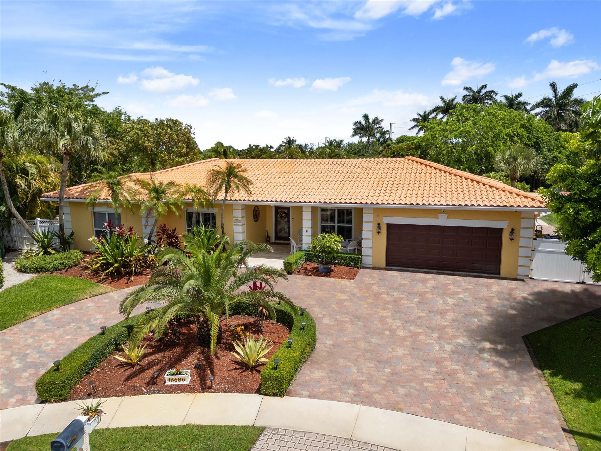 16686 GOLFVIEW Drive
