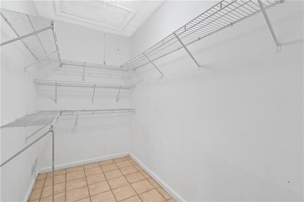 Westwood Commy 7 81-28 B - Residential