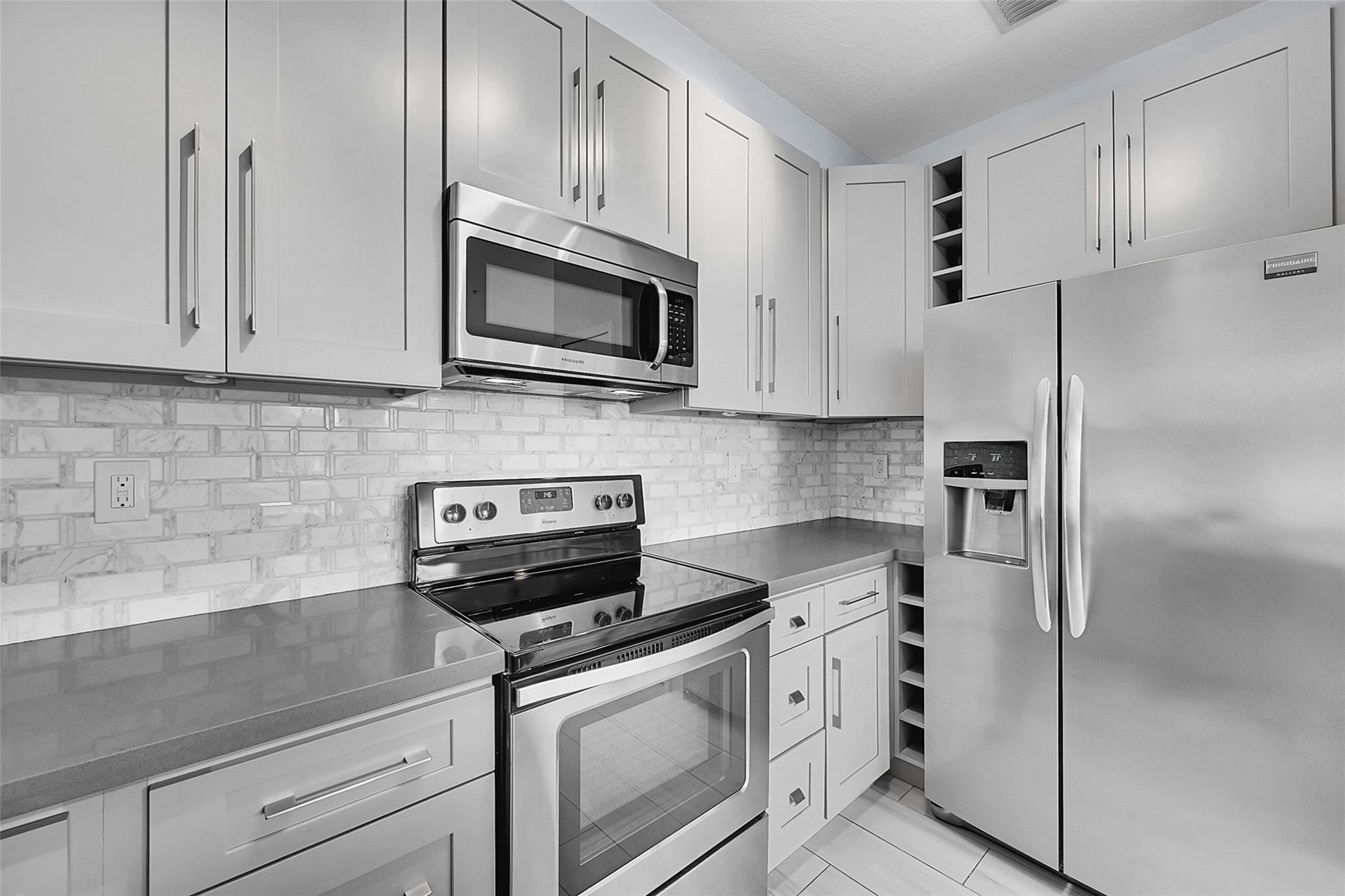 150 Jacaranda Country Club Dr 200