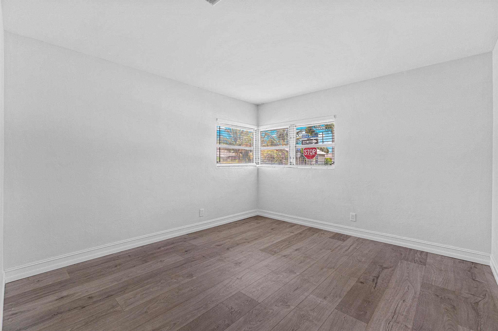 LAKE WORTH TOWN OF - Residential Lease