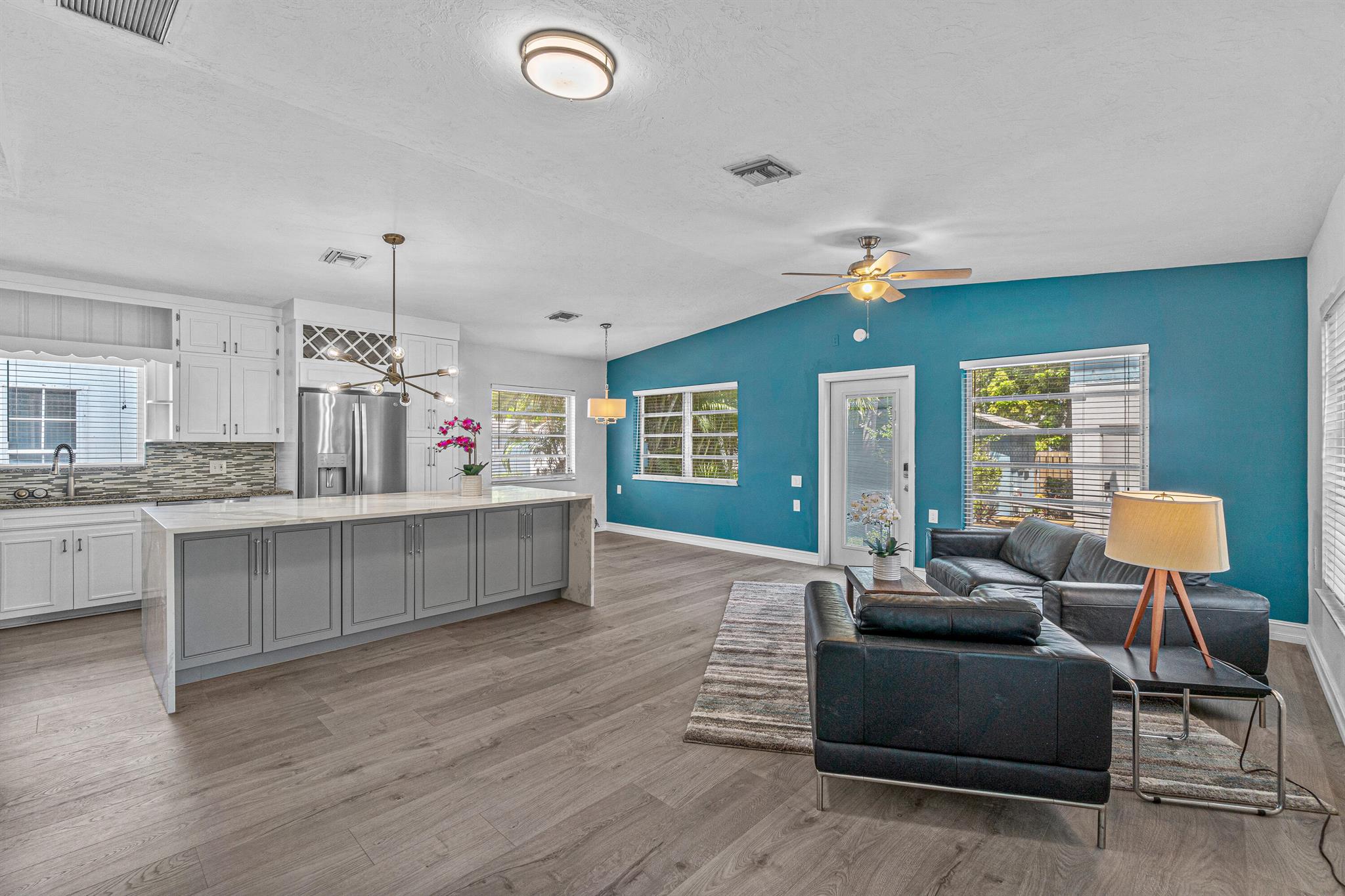 LAKE WORTH TOWN OF - Residential Lease