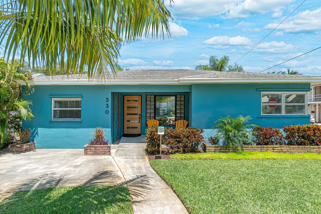 Photo of 330 S K Street, Lake Worth Beach, FL 33460 (MLS # R11121072)