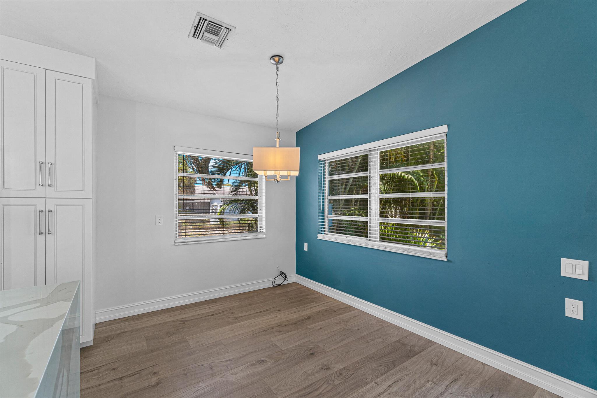 LAKE WORTH TOWN OF - Residential Lease