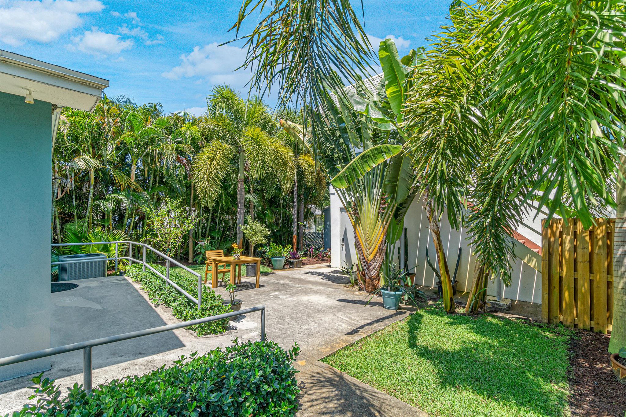 LAKE WORTH TOWN OF - Residential Lease