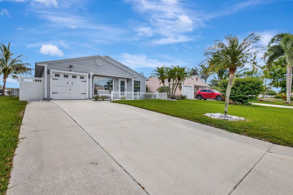 Photo of 9123 Carma Drive, Boynton Beach, FL 33472 (MLS # R11102839)