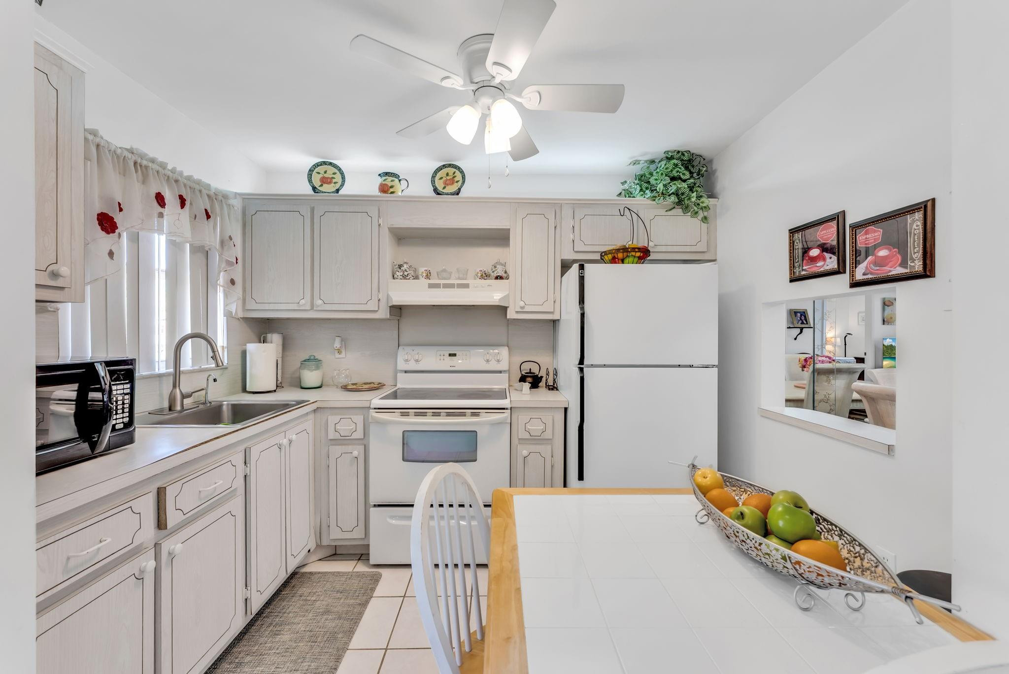 8950 Sunrise Lakes Boulevard 210