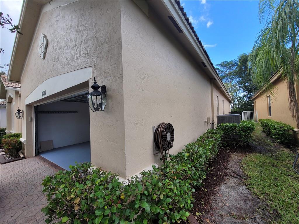 Isles At Weston 171-40 B - Residential