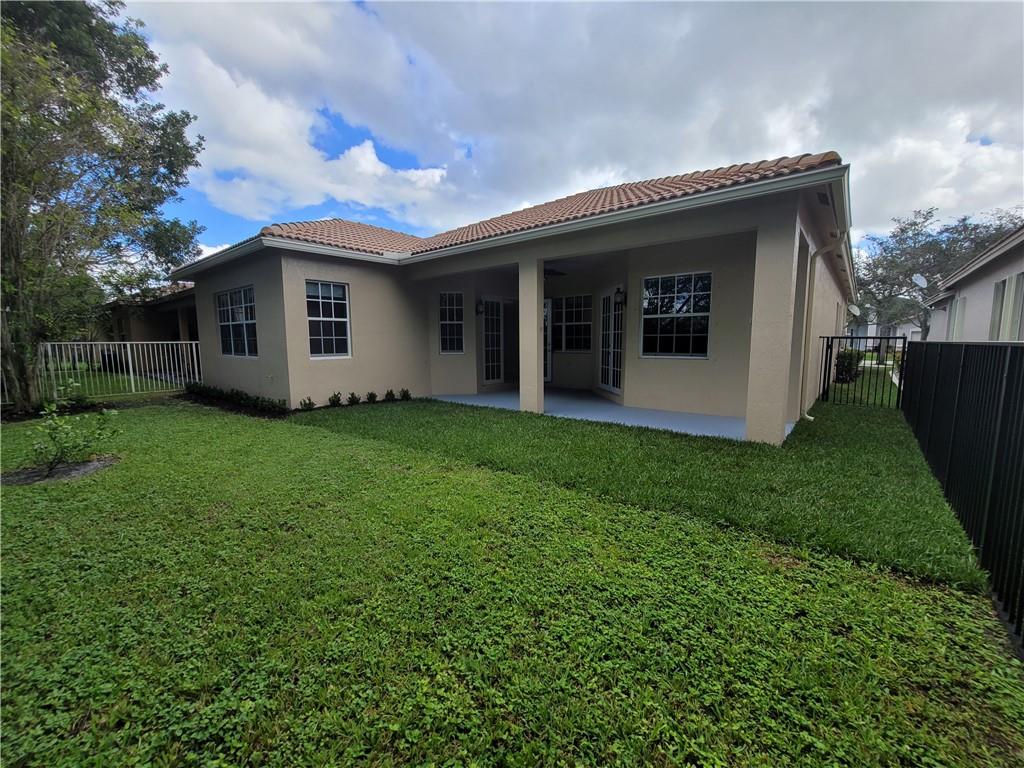 Isles At Weston 171-40 B - Residential