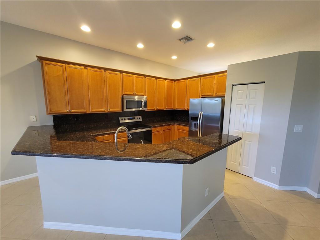 Isles At Weston 171-40 B - Residential