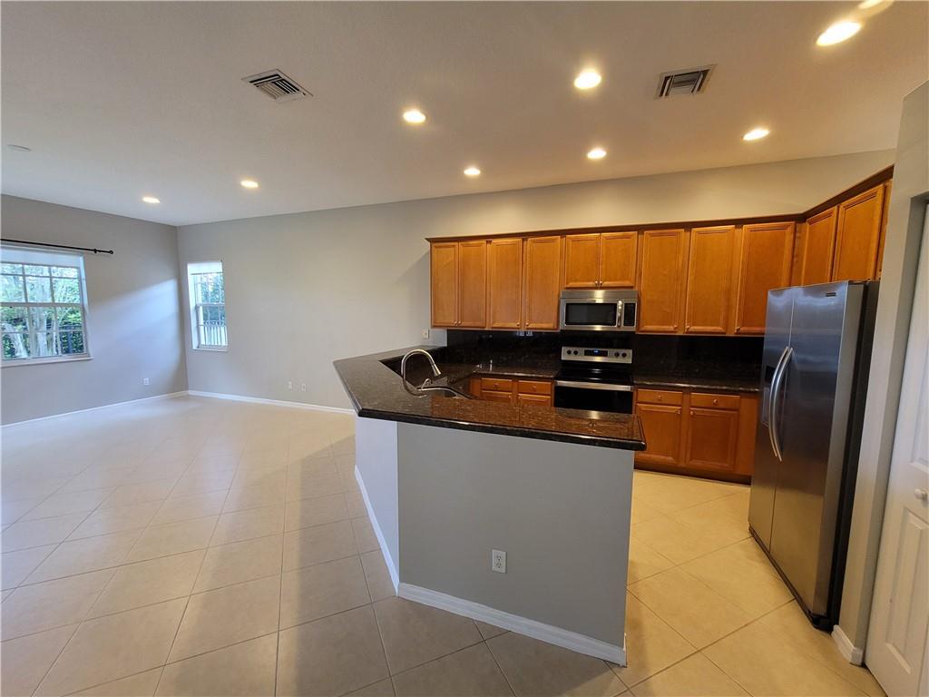 Isles At Weston 171-40 B - Residential