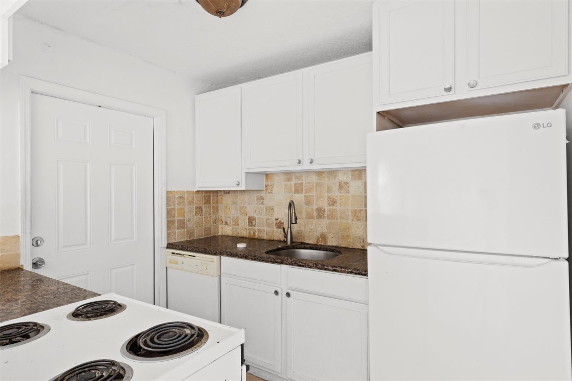 PINEAPPLE GROVE - Residential