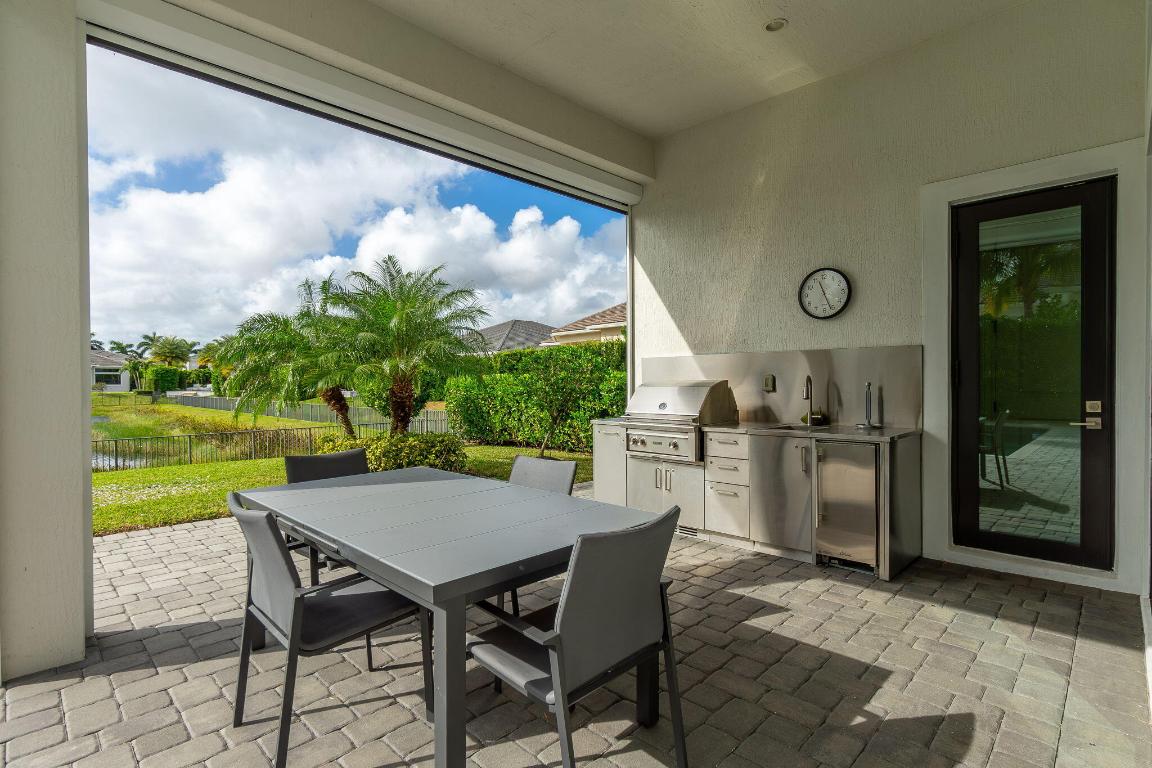 ROYAL PALM POLO PLAT - Residential