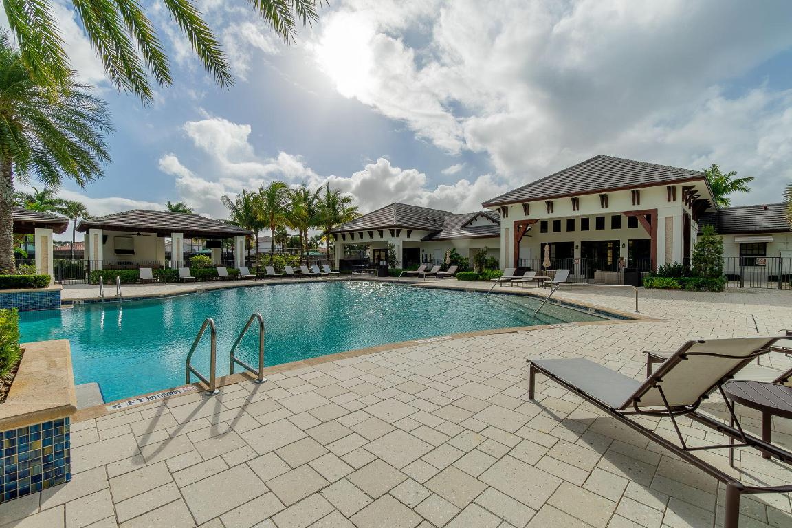 ROYAL PALM POLO PLAT - Residential