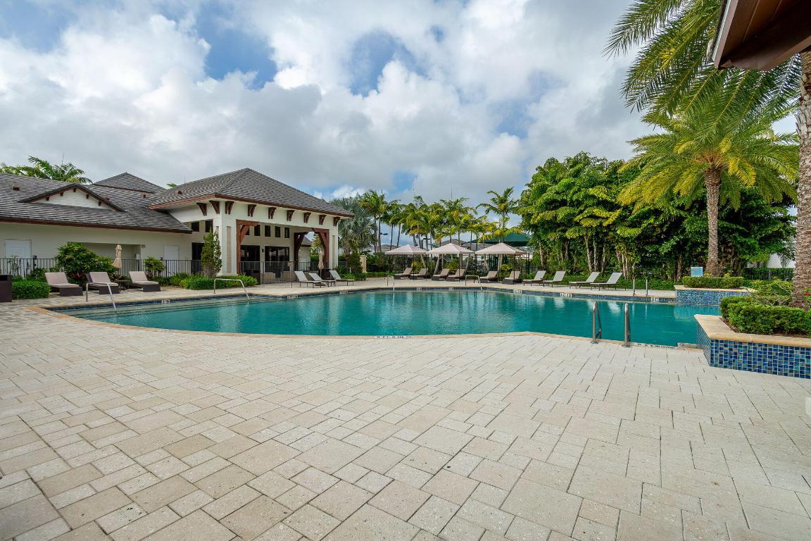 ROYAL PALM POLO PLAT - Residential