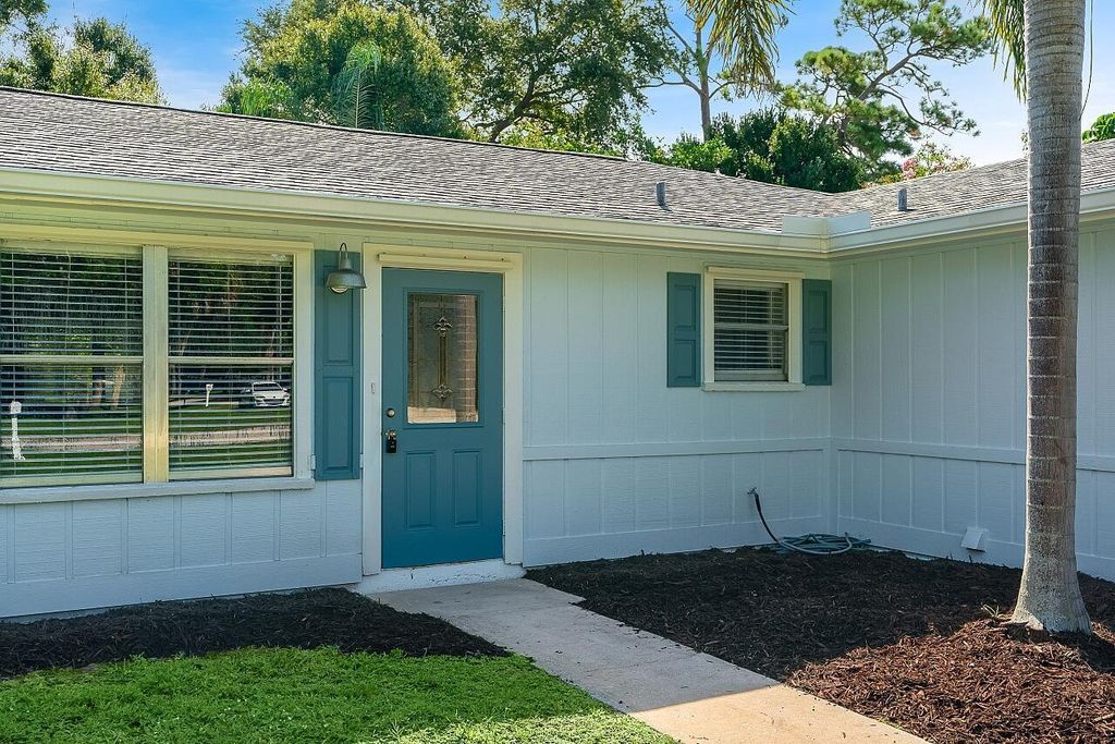 Photo of 156 24th Avenue, Vero Beach, FL 32962 (MLS # R11122525)