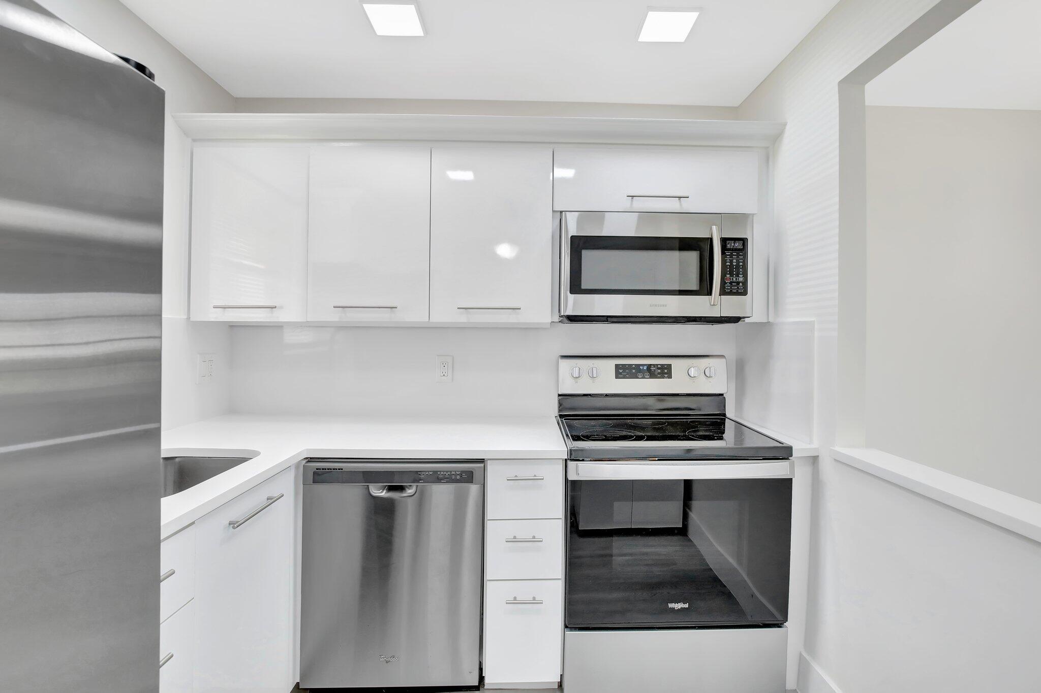 Sunrise Lakes Phase 1 Bldg 6 - Residential