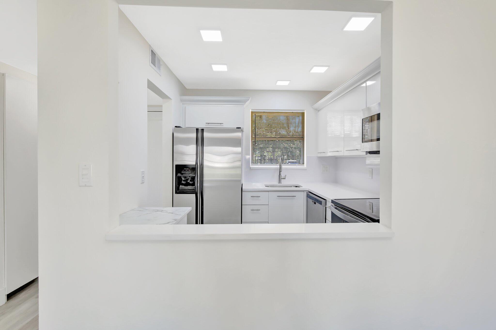 Sunrise Lakes Phase 1 Bldg 6 - Residential