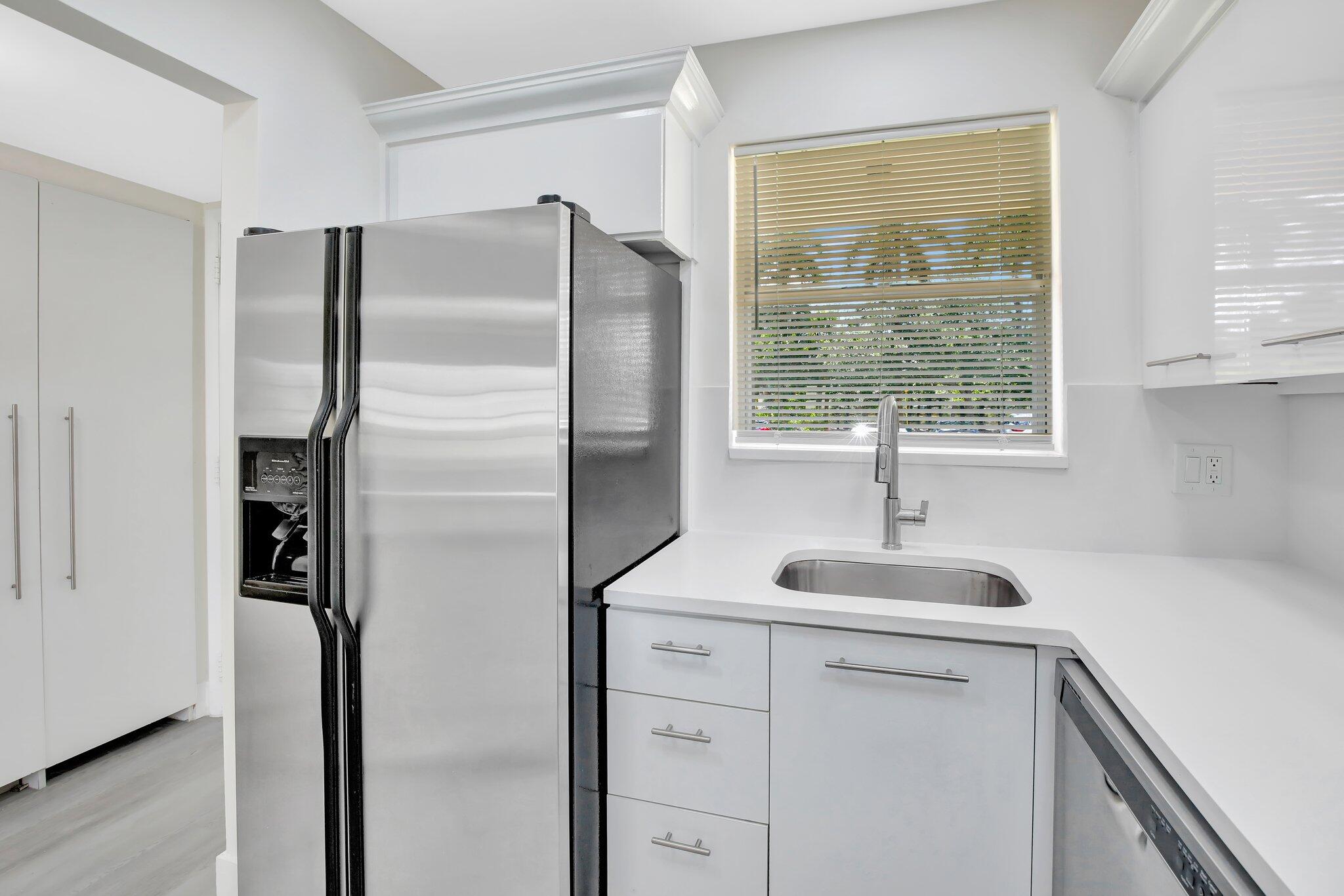 Sunrise Lakes Phase 1 Bldg 6 - Residential