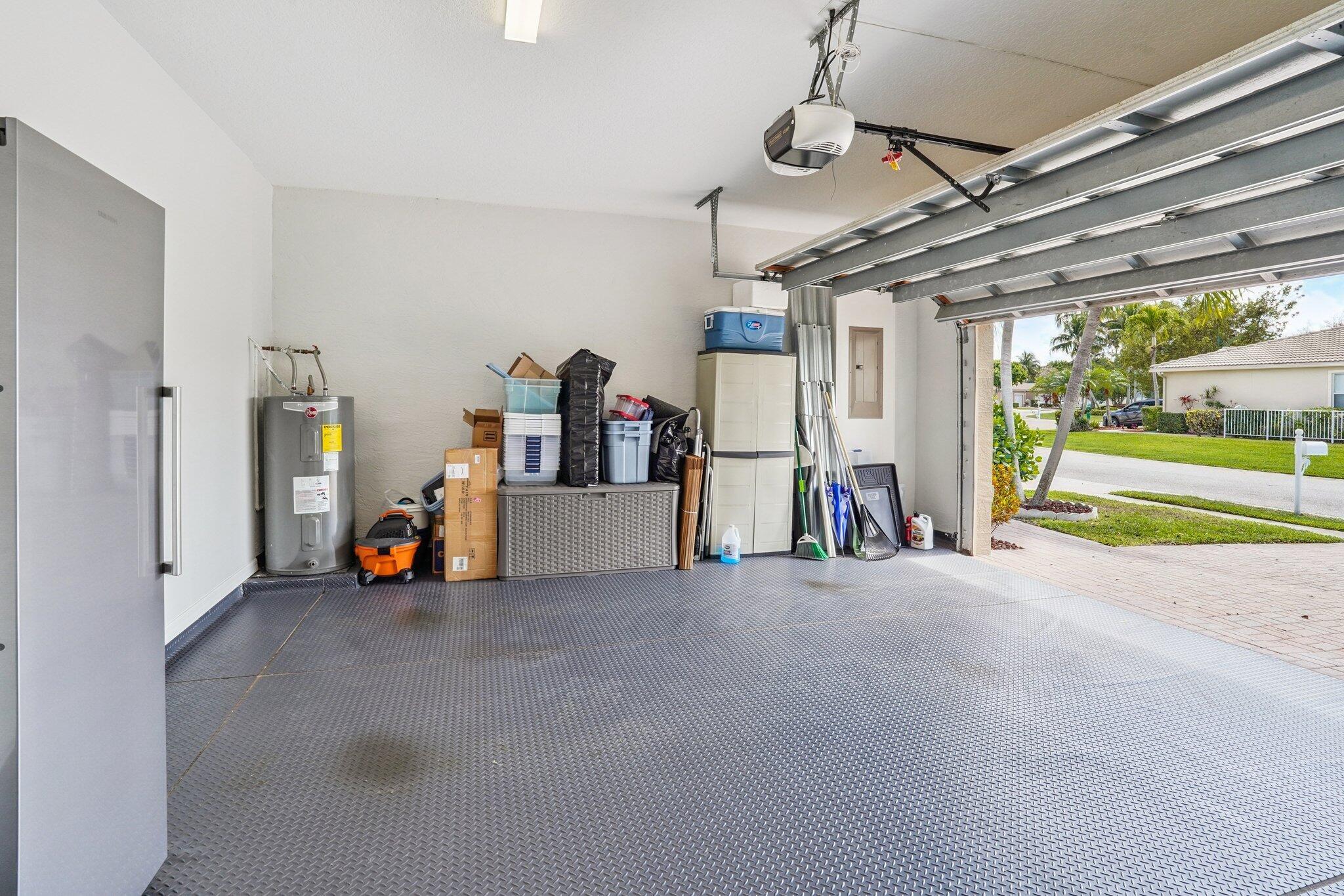 Andros Isle - Residential