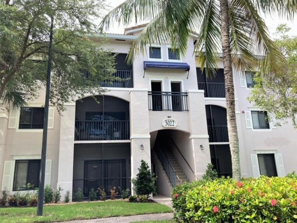 Photo of 3022 Alcazar Place #305, Palm Beach Gardens, FL 33410 (MLS # R10729029)