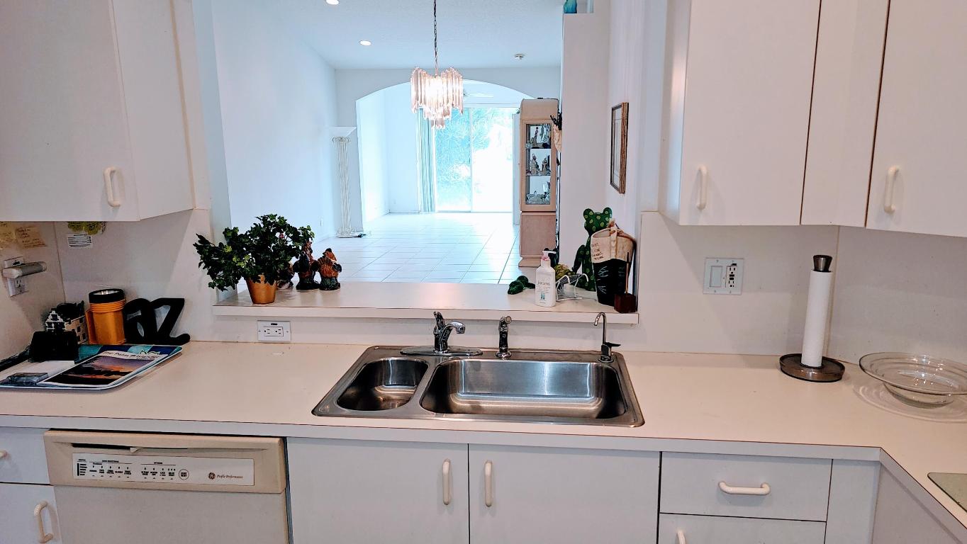 PALM ISLES WEST - Residential