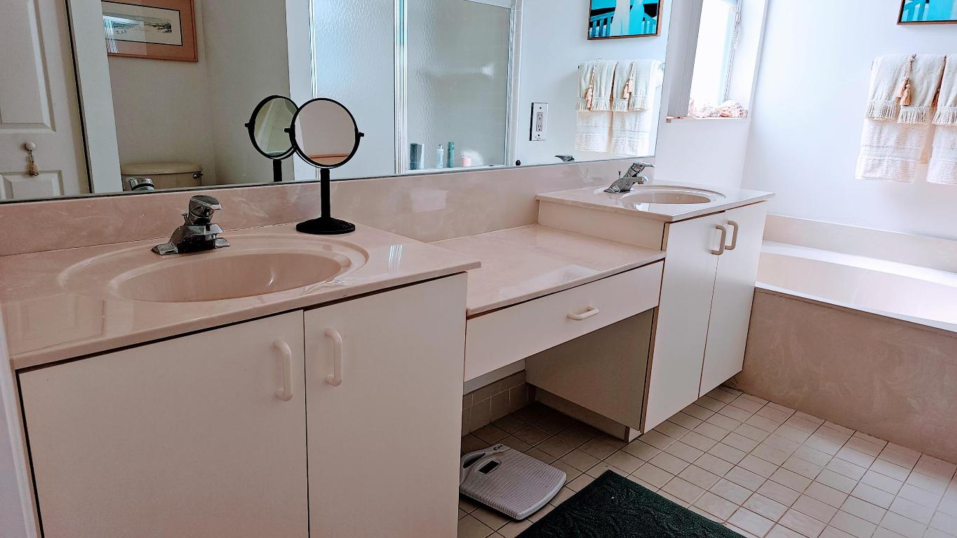 PALM ISLES WEST - Residential