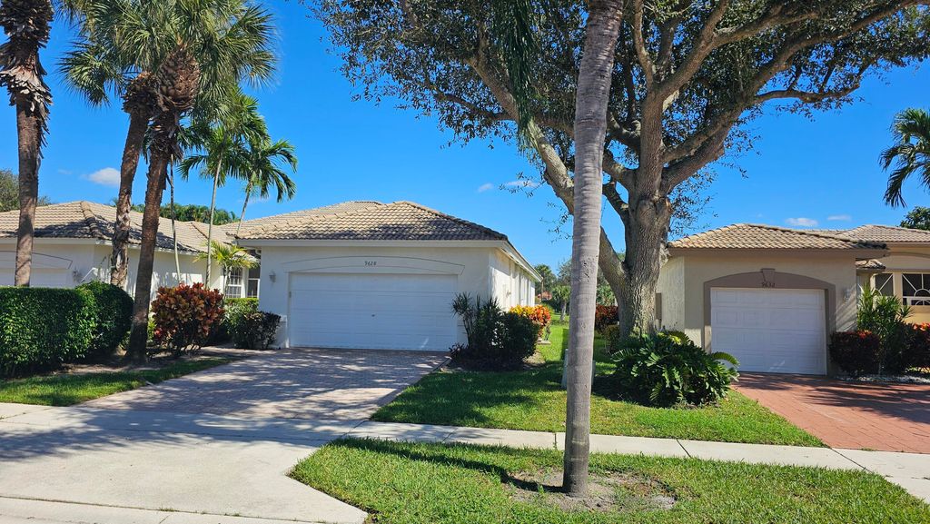 Photo of 9628 Crescent View Drive N, Boynton Beach, FL 33437 (MLS # R11137860)