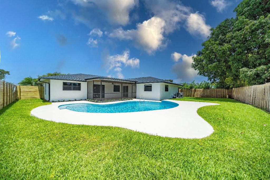 Photo of 11758 Banyan Street, Palm Beach Gardens, FL 33410 (MLS # R11123668)