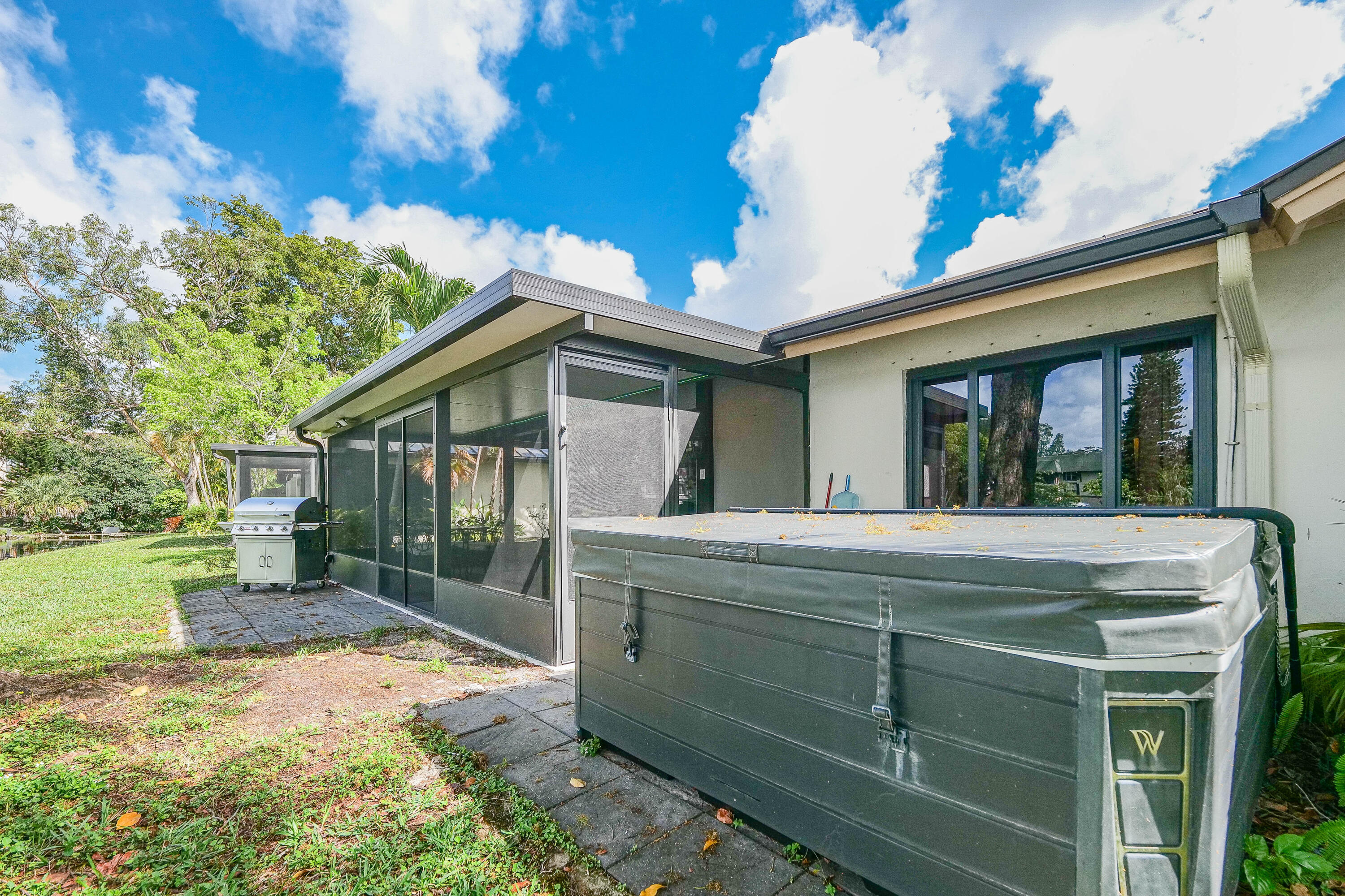 HILLS OF INVERRARY - Residential