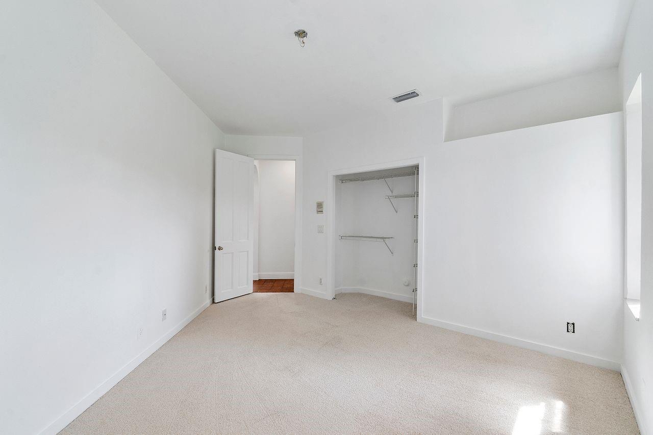 Countrys Point 119-29 B - Residential