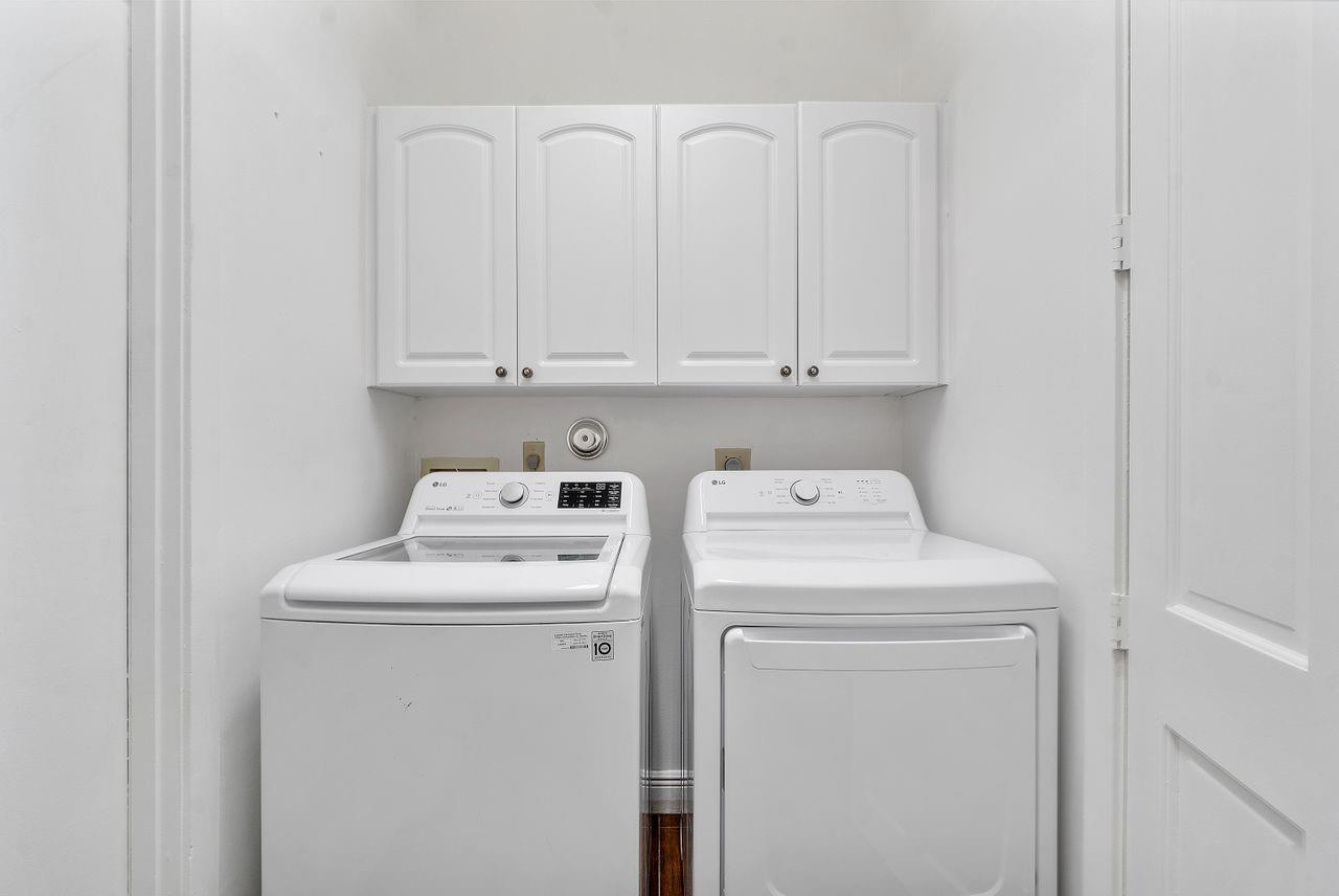 Countrys Point 119-29 B - Residential