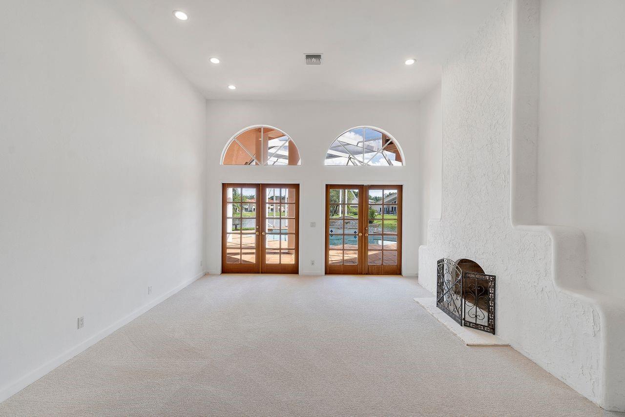 Countrys Point 119-29 B - Residential