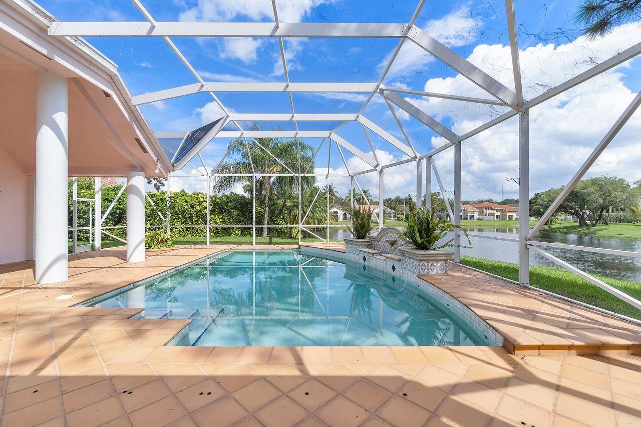 Countrys Point 119-29 B - Residential