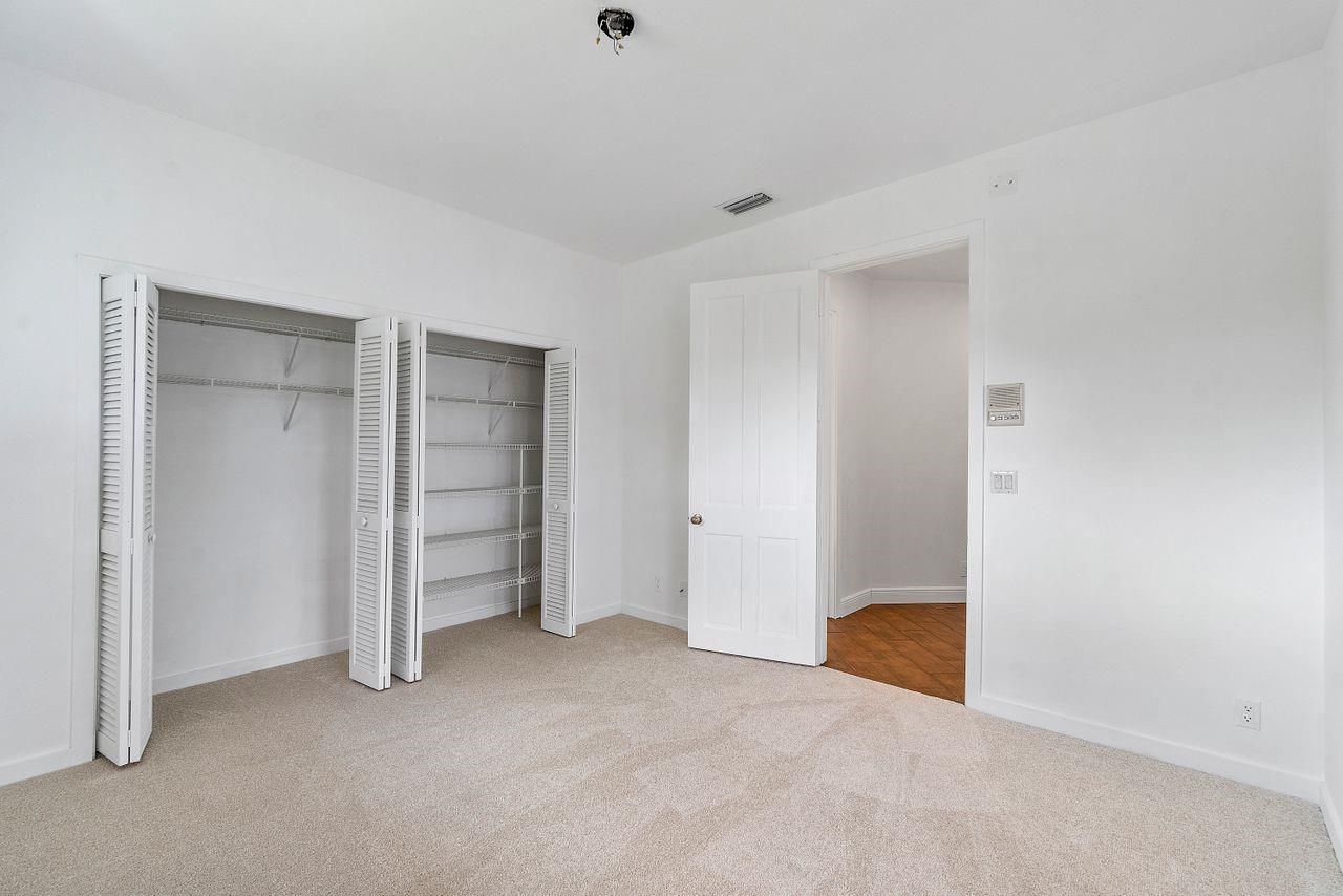 Countrys Point 119-29 B - Residential